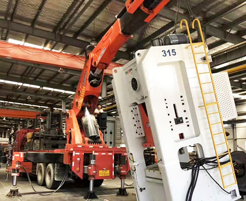 苍溪附近随车吊出租，轻松解决运输难题